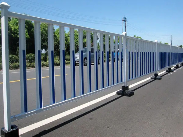 市政護(hù)欄在設(shè)計(jì)時(shí)的考慮因素?